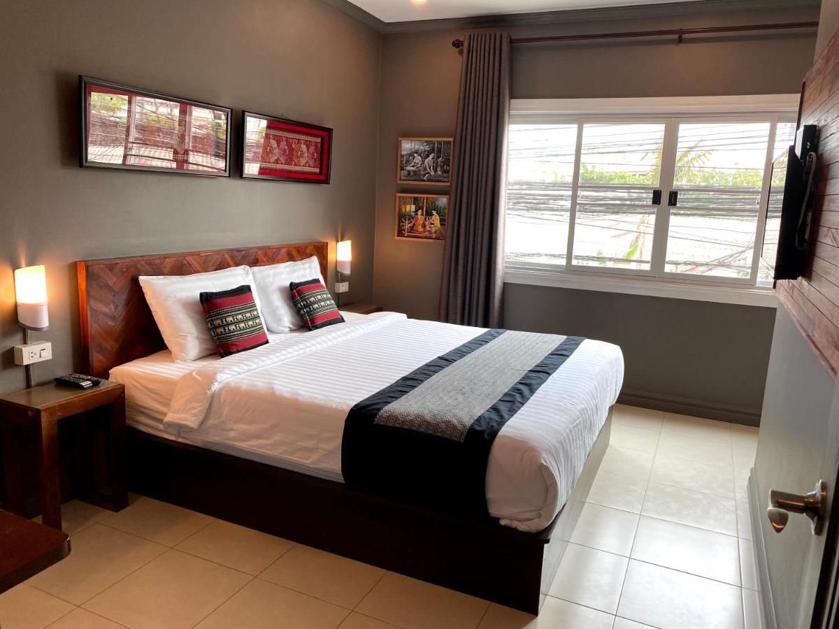 Patuxay Place Vientiane Exterior foto